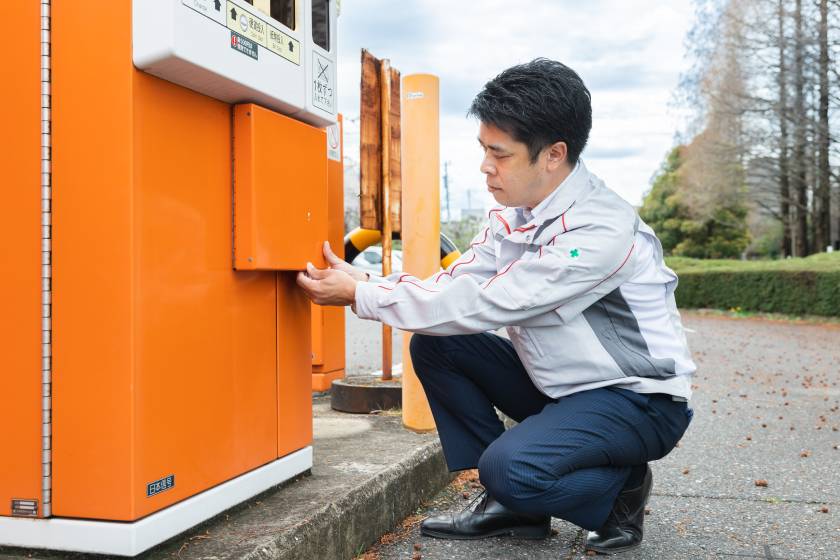 作業する施工管理社員